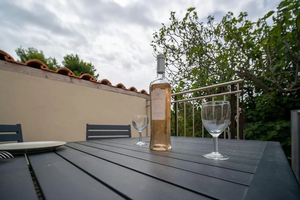 Le Jasmin Airconditioned Studio With Swimming Pool Lejlighed Marseille 0*,  Frankrig